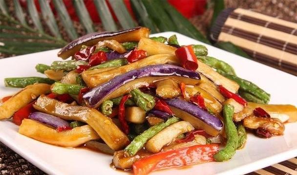 茄子炒豆角的做法步骤(教你茄子炒豆角最好吃的做法)